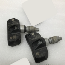 Load image into Gallery viewer, Set of 2 Mercedes TPMS Sensor 315 Mhz A0045429718 2c3b6a17