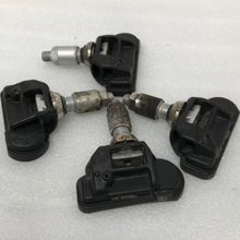 Load image into Gallery viewer, Set of 4 Mercedes Benz TPMS Sensor 433 Mhz A0009050030 48509529