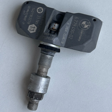 Load image into Gallery viewer, BMW OEM Tire Pressure System TPMS 433Mhz 677949002 cb75a7bc