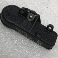 Load image into Gallery viewer, Ford Lincoln Tire Pressure Sensors TPMS 9L3T-1A180-AE 24782a67