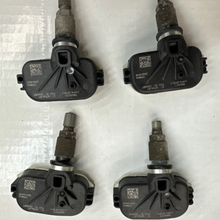 Load image into Gallery viewer, Set of 4 Buick Cadillac Chevrolet GMC TPMS 315Mhz 15825475 1179de44