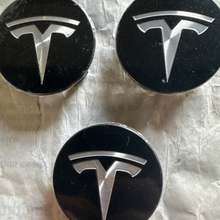 Load image into Gallery viewer, Set of 3 Tesla Wheel Hub Center Cap XWC1385-01 f94ae952