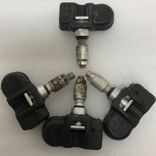 Load image into Gallery viewer, Mercedes Benz Set of 4 TPMS 433 Mhz A0009057200 4fb3c78b
