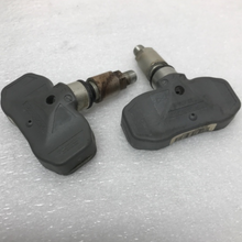 Load image into Gallery viewer, SET OF 2 Cadillac TPMS Tire Sensor 25758220 31f6610c