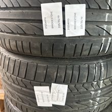 Load image into Gallery viewer, BRIDGESTONE SET OF 2 225/35/19 TIRE 21204910 88Y