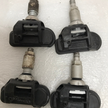 Load image into Gallery viewer, Set of 4 Mercedes TPMS Sensor A0009050030 433 Mhz fbe0b6c0