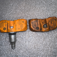 Load image into Gallery viewer, Set of 2 HUF TPMS Tire Pressure Sensor 433 Mhz 95d1fe94