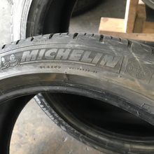 Load image into Gallery viewer, One MICHELIN PRIMACY MXM4 235/40/19 Tire d07738d1
