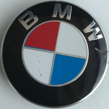 Load image into Gallery viewer, BMW Wheel Center Cap 68mm 678353604 f0e5835f