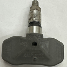 Load image into Gallery viewer, TPMS Sensor GM Original OEM 20964159 7304c20f
