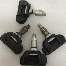 Load image into Gallery viewer, Set of 4 Mercedes Benz TPMS Sensor A0009050030 4758d9c6