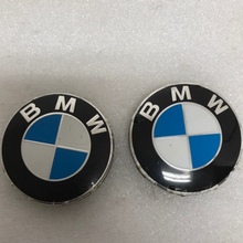 Load image into Gallery viewer, Set of 2 BMW Wheel Center Caps 68mm 678353604 5cc75820