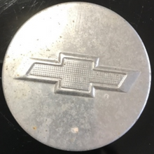 Load image into Gallery viewer, Chevrolet Wheel Hub Center Cap 9594156 633be1db