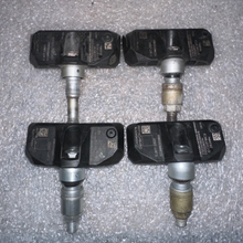 Load image into Gallery viewer, Set of 4 Mercedes TPMS A0045429718 5e73b057
