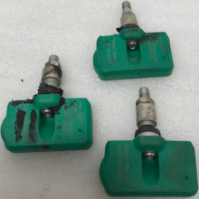 Load image into Gallery viewer, SET OF 3 HONDA TPMS TIRE SENSOR 315 Mhz ZPNVS61U003 6f4cd181
