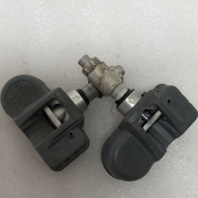 Load image into Gallery viewer, Set of 2 Mercedes Benz TPMS Sensor 433MHz A0009054100  41a01e8d