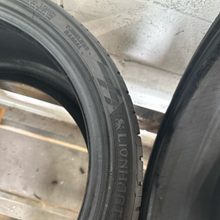 Load image into Gallery viewer, Set of 2 Lionhart 255/35/18 tires 8233bc54