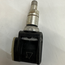 Load image into Gallery viewer, Chevy Silverado GMC Sierra TPMS Tire Pressure System 2f3eead1