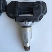 Load image into Gallery viewer, Set of 4 Mercedes-Benz GG4 Tire Pressure System TPMS 7988a20b