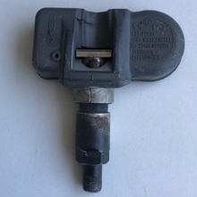 Load image into Gallery viewer, Set of 4 Mercedes-Benz Tire Pressure System TPMS f9e9f38f