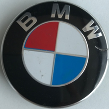 Load image into Gallery viewer, BMW Wheel Center Cap 68mm 678353604 f0e5835f