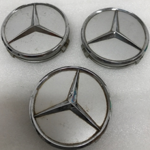 Load image into Gallery viewer, Set of 3 Mercedes Benz Silver Center Caps A2204000125 75 MM dfb9316f