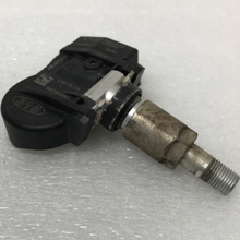 Load image into Gallery viewer, TPMS Sensor 56029526AA Chrysler, Dodge, Jeep 62685e2e