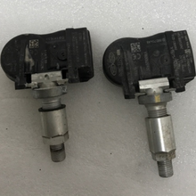 Load image into Gallery viewer, SET OF 2 Genuine OEM Hyundai TPMS 52933-3N100 a118d93f