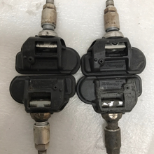 Load image into Gallery viewer, Set of 4 Mercedes Benz TPMS 433mhz A0009050030 489a40c6