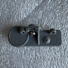 Load image into Gallery viewer, Set of 2 Buick Chevrolet Cadillac TPMS 315 MHz dfafcfeb