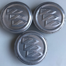 Load image into Gallery viewer, SET OF 3 BUICK REGAL 2011-2015 CENTER CAPS 9595010 66.5mm 0a90dff9