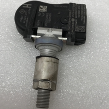 Load image into Gallery viewer, Land Rover Jaguar TPMS SENSOR GX631A159AA d64af3b9