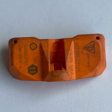 Load image into Gallery viewer, Huf Porsche OEM TPMS 99760602101 f4bcee3a
