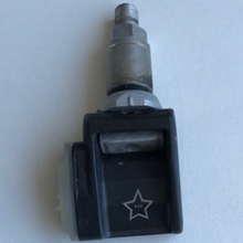 Load image into Gallery viewer, Set of 4 BMW OEM Tire Pressure System TPMS A0009052102 b56b6d9d