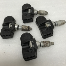 Load image into Gallery viewer, Mercedes Benz Set of 4 TPMS 433 Mhz A0009057200 4fb3c78b