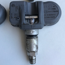 Load image into Gallery viewer, Set of 4 Mercedes-Benz Tire Pressure System TPMS 8aa54a00