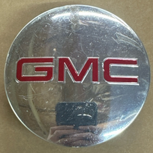 Load image into Gallery viewer, Set of 3 GMC Sierra Yukon Wheel Hub Center Cap 83MM 22837060 88589fca