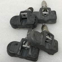Load image into Gallery viewer, Set of 4 Mercedes Benz TPMS SENSOR 433 Mhz A0035400217  81ab090b