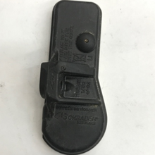 Load image into Gallery viewer, SCHRADER TPMS Wheel Sensor Tire Pressure Control System 82e5447c