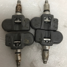 Load image into Gallery viewer, Set of 4 Mercedes Schrader TPMS Sensor A0009054100 433mhz 17153c88