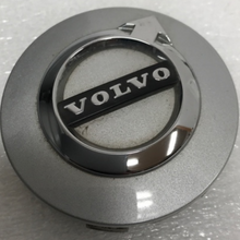 Load image into Gallery viewer, Volvo 31471435 Silver Center Cap 64 MM ab007b7f