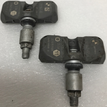 Load image into Gallery viewer, SET OF 2 TPMS SENSORS for BMW, Mini, Rolls-Royce 36236781847 12b748c5