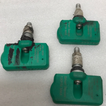 Load image into Gallery viewer, SET OF 3 HONDA TPMS TIRE SENSOR 315 Mhz ZPNVS61U003 6f4cd181