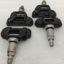 Load image into Gallery viewer, Set of 4 Mercedes TPMS Sensor 433 Mhz A0009050030 d52640c7
