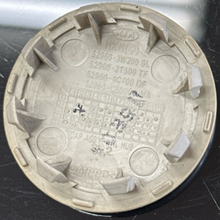 Load image into Gallery viewer, Kia Wheel Hub Center Cap 52960-3W200 3bab882d