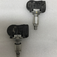Load image into Gallery viewer, SET OF 2 Genuine OEM Hyundai TPMS 52933-3N100 a118d93f