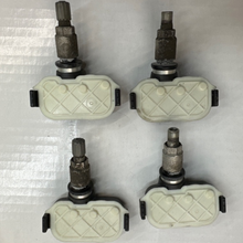 Load image into Gallery viewer, Set of 4 Buick Cadillac Chevrolet GMC TPMS 315Mhz 15825475 1179de44