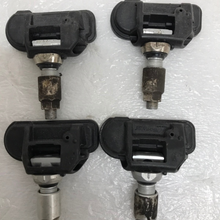 Load image into Gallery viewer, Set of 4 Mercedes Benz TPMS 433mhz A0009050030 8d4e56a9