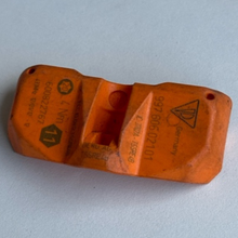 Load image into Gallery viewer, Huf Porsche OEM TPMS 99760602101 f4bcee3a