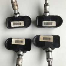 Load image into Gallery viewer, Set of 4 Mercedes-Benz Tire Pressure System TPMS OEM d8a489ff